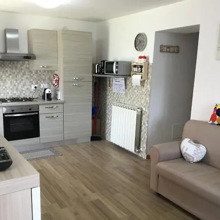 Casa Ginni Con Piscina E Giardino Nyaraló *