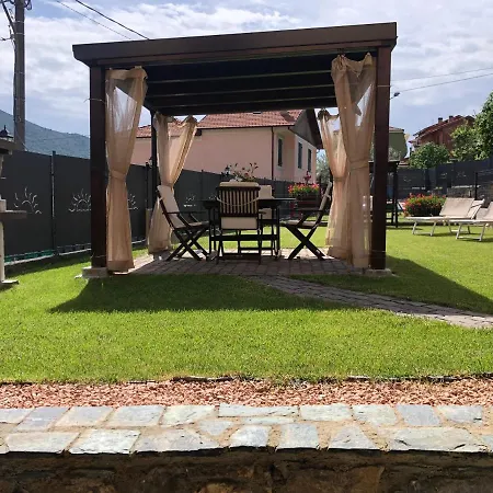 Nyaraló Casa Ginni Con Piscina E Giardino *