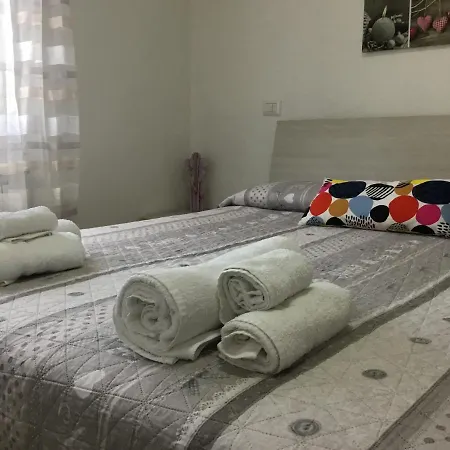 度假居 Casa Ginni Con Piscina E Giardino *