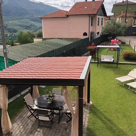 펜션 Casa Ginni Con Piscina E Giardino