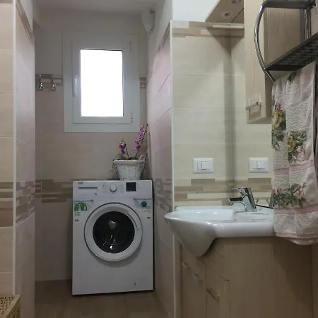 度假居 Casa Ginni Con Piscina E Giardino *