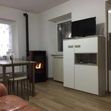 Casa Ginni Con Piscina E Giardino 度假居