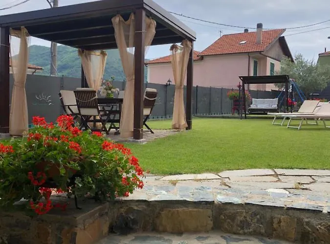 Vakantiehuis Casa Ginni Con Piscina E Giardino Caravonica